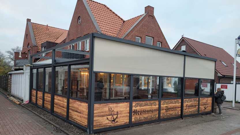 Sonnenschutz an Wintergarten in Außenbereich Restaurant