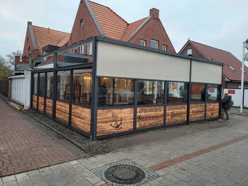 Sonnenschutz an Wintergarten in Außenbereich Restaurant
