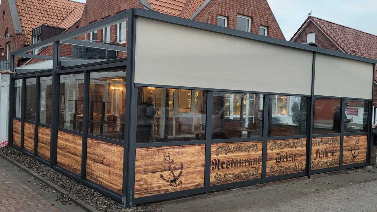 Sonnenschutz an Wintergarten in Außenbereich Restaurant
